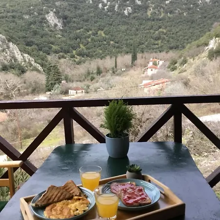 فيلة Mariolata Stone House *