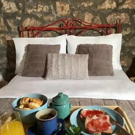 فيلة Mariolata Stone House Lílaia